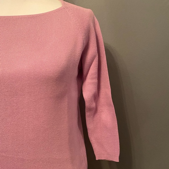 Banana Republic Lavender sweater - Picture 4 of 5